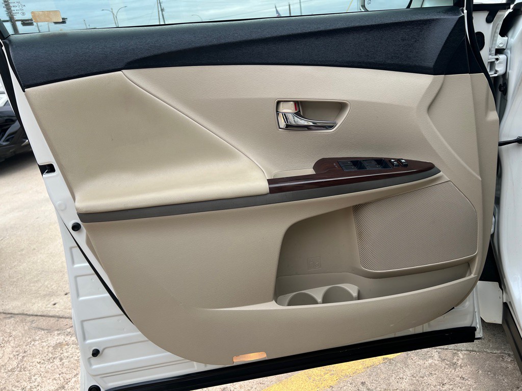 2013 Toyota Venza Image 19