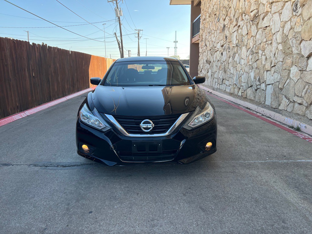 2018 Nissan Altima Image 2