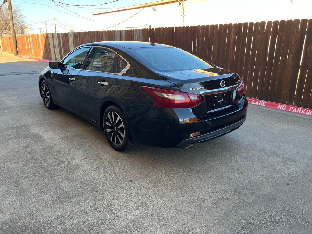2018 Nissan Altima Image 4