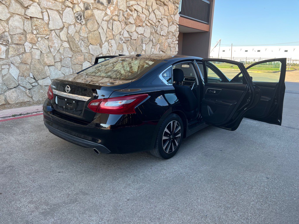 2018 Nissan Altima Image 10