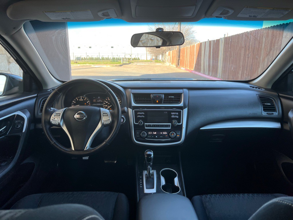 2018 Nissan Altima Image 17