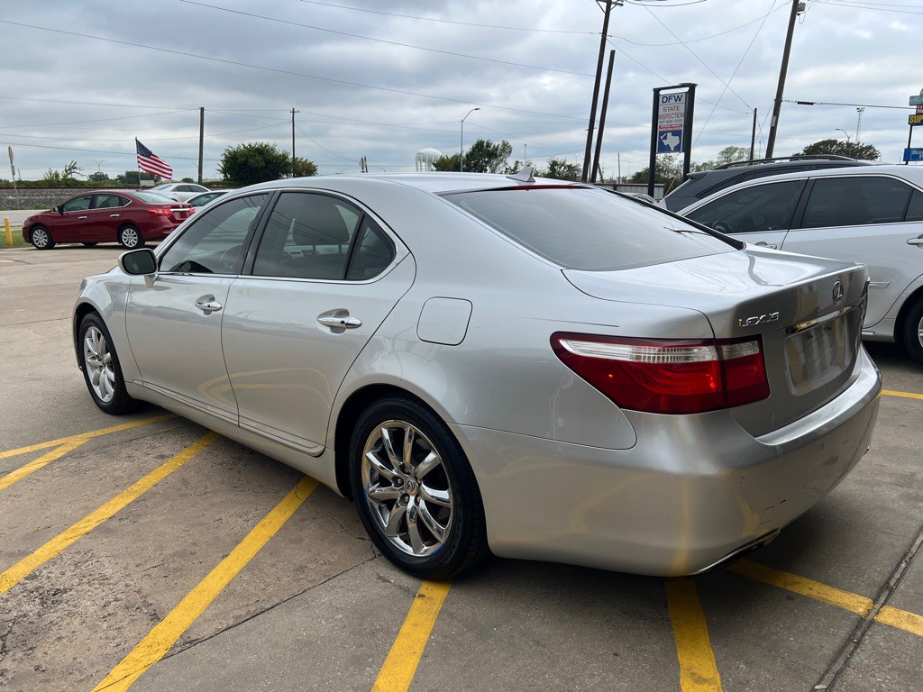 2009 Lexus LS Image 4