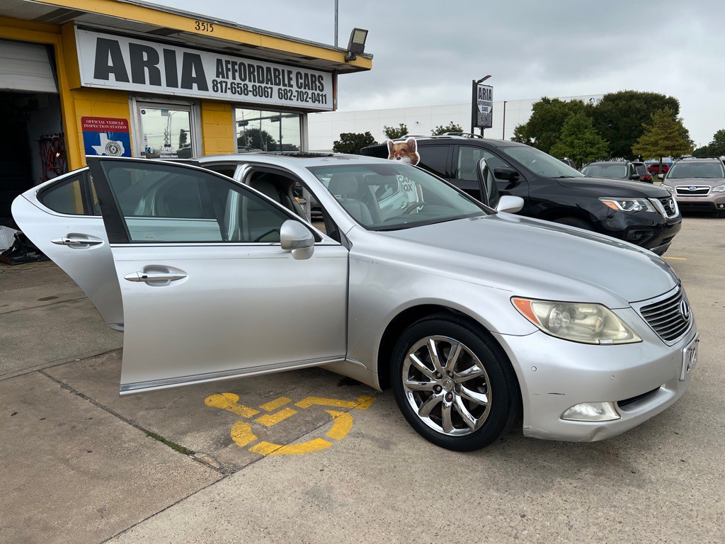 2009 Lexus LS Image 7