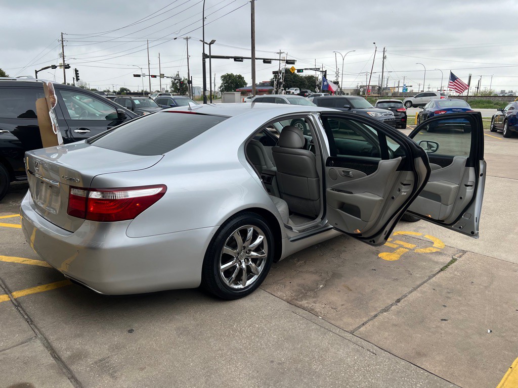 2009 Lexus LS Image 12