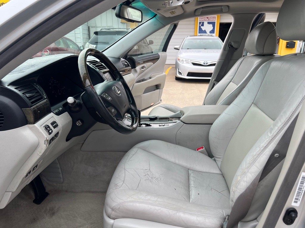 2009 Lexus LS Image 16