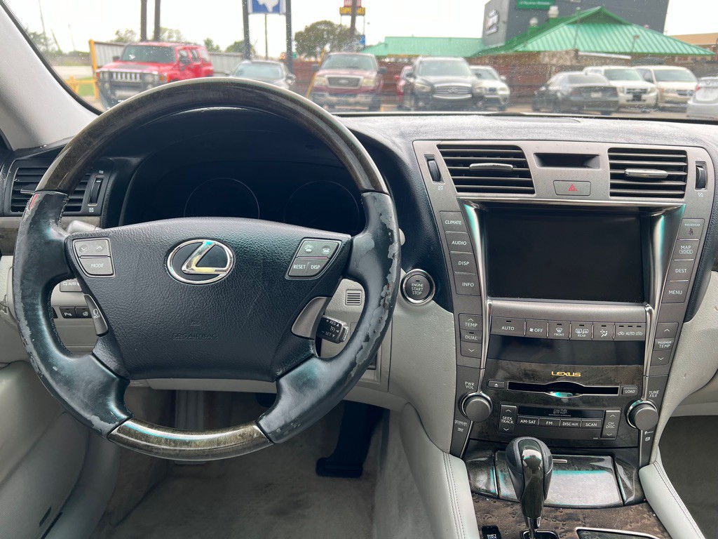 2009 Lexus LS Image 21