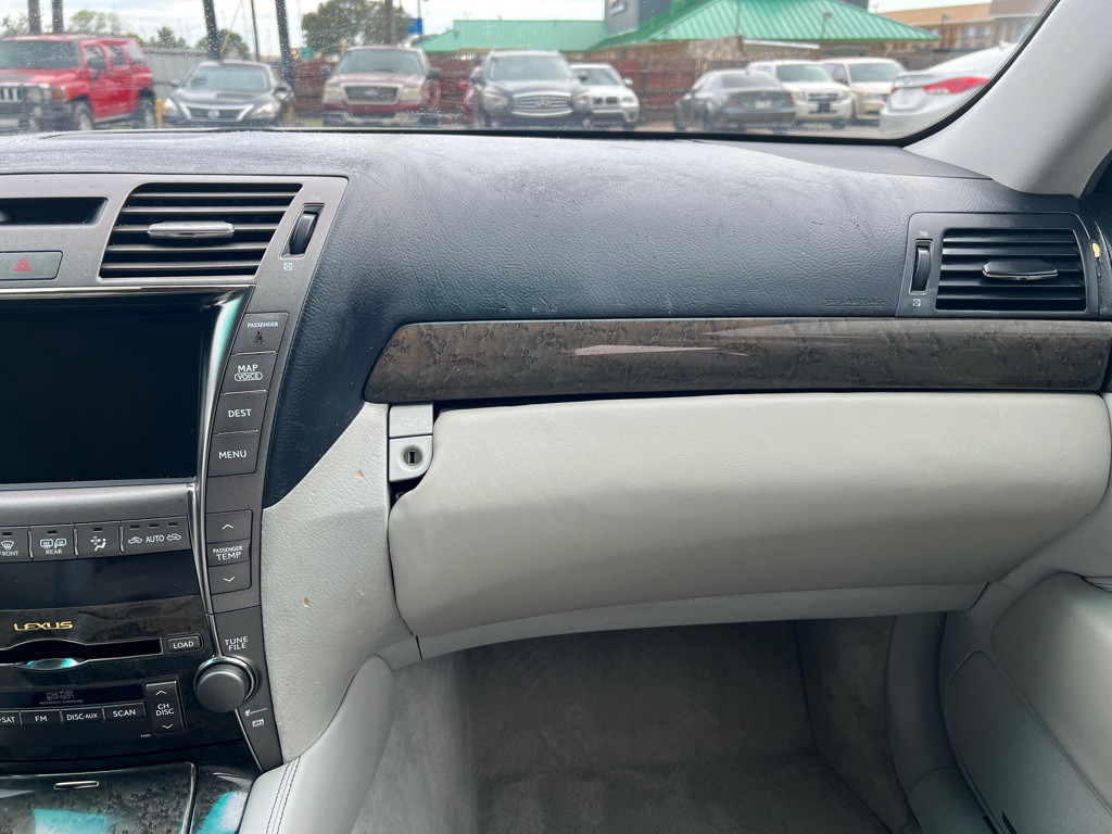 2009 Lexus LS Image 22