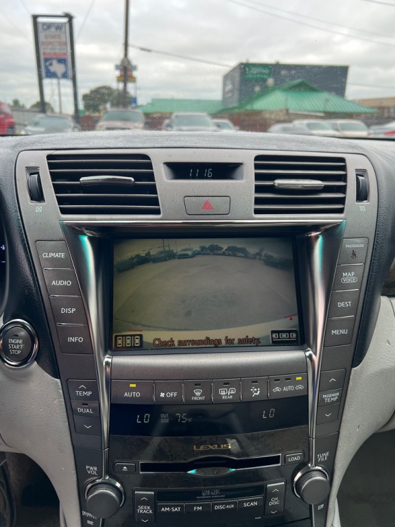 2009 Lexus LS Image 23