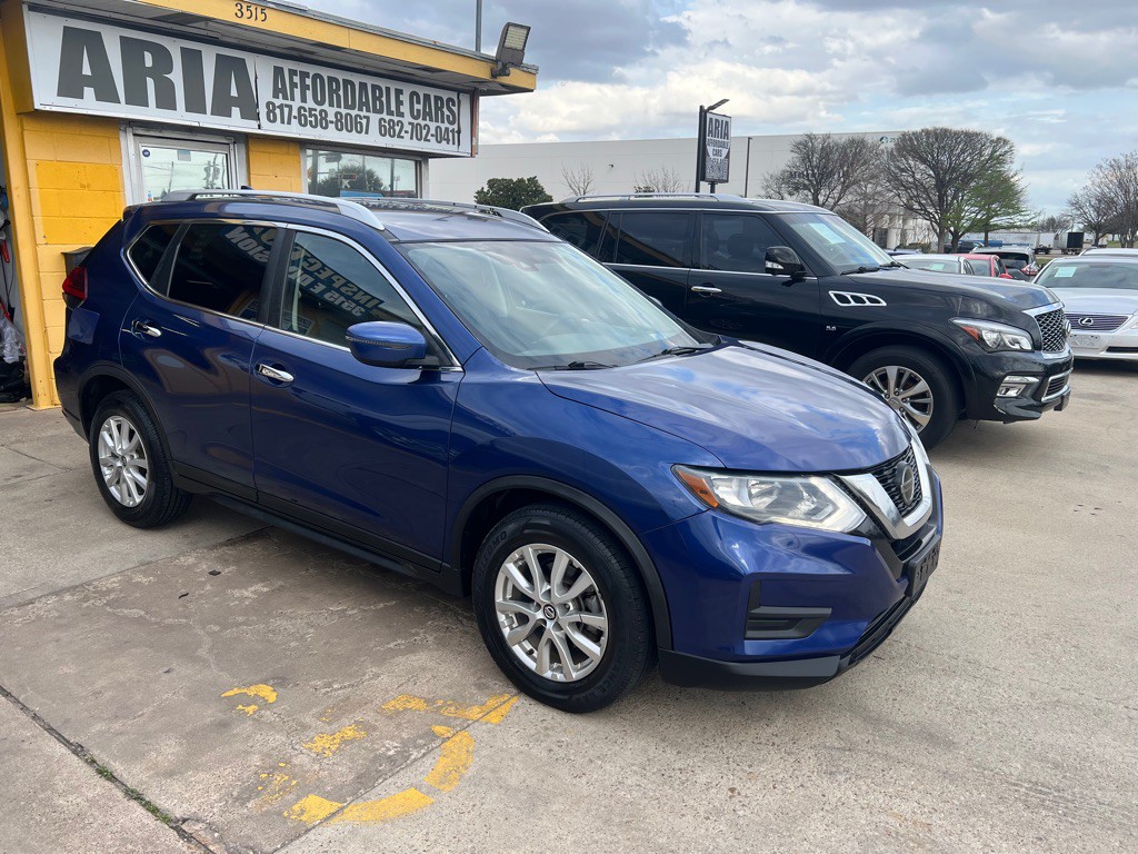 2019 Nissan Rogue Image 1