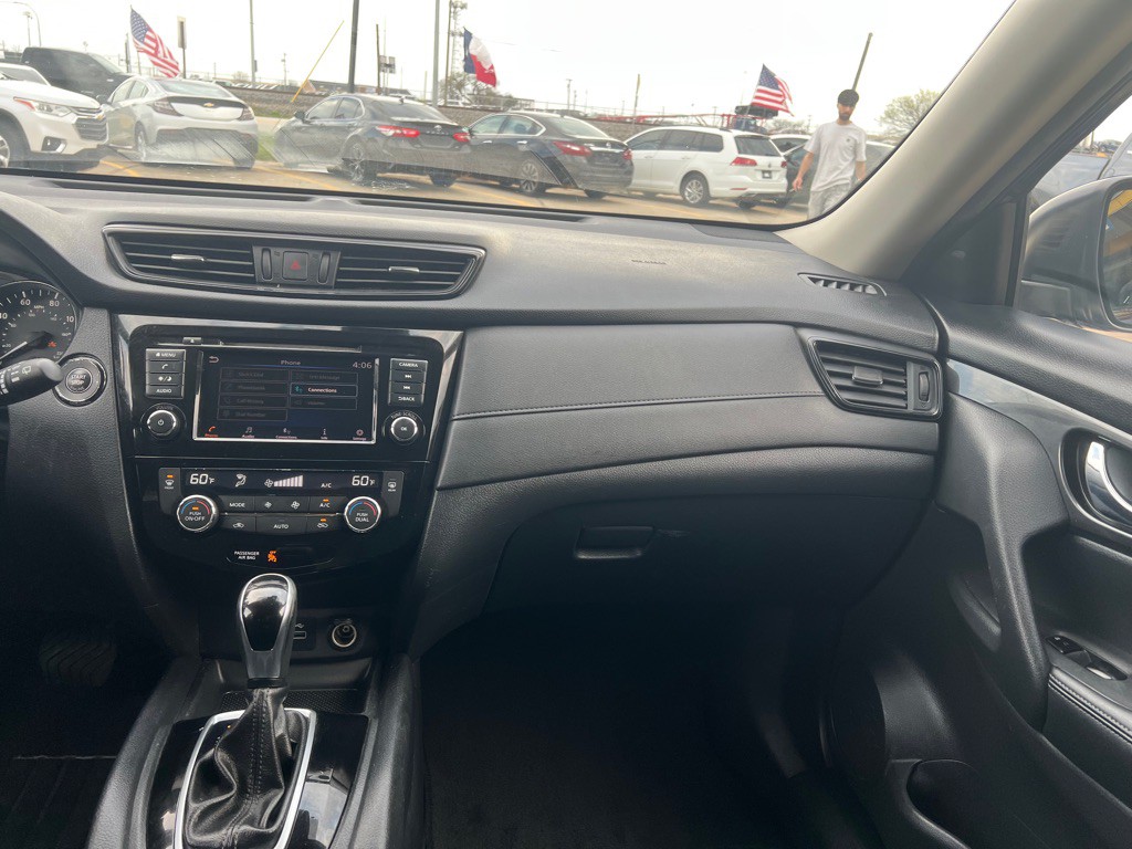 2019 Nissan Rogue Image 17