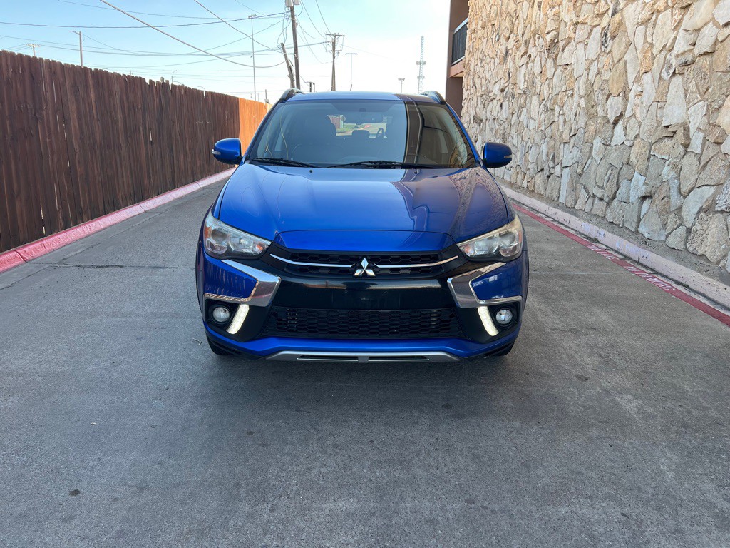 2018 Mitsubishi Outlander Image 2