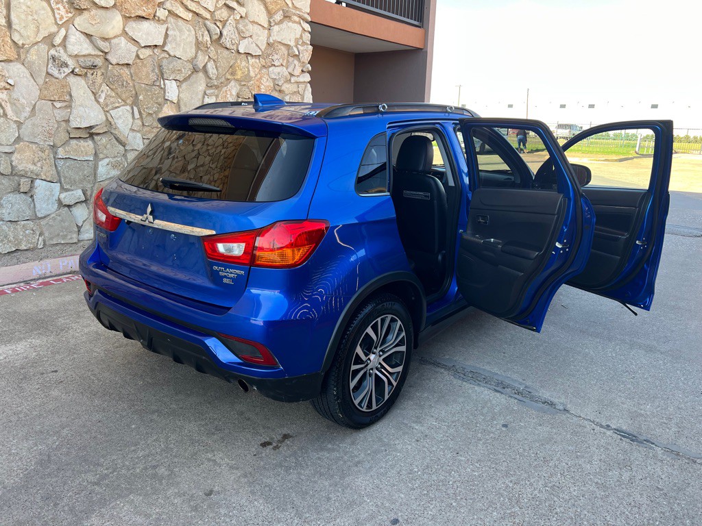 2018 Mitsubishi Outlander Image 10