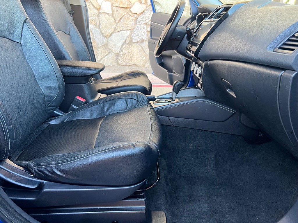 2018 Mitsubishi Outlander Image 13