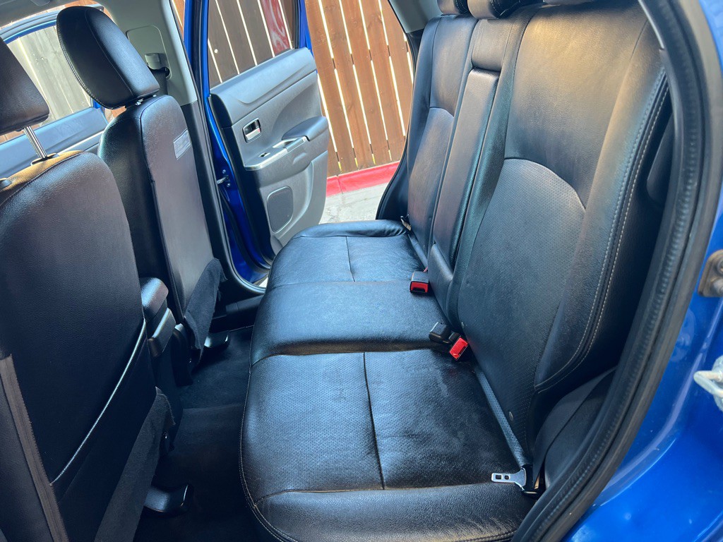 2018 Mitsubishi Outlander Image 14