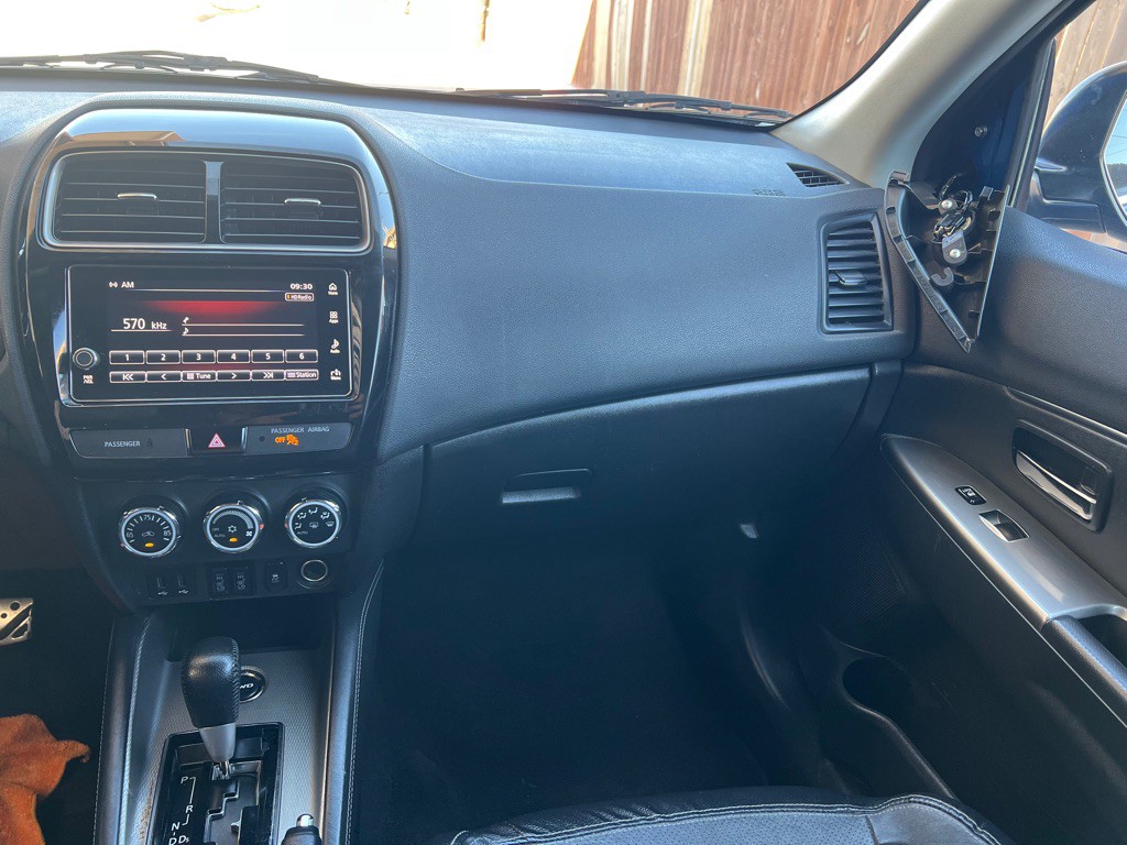 2018 Mitsubishi Outlander Image 17