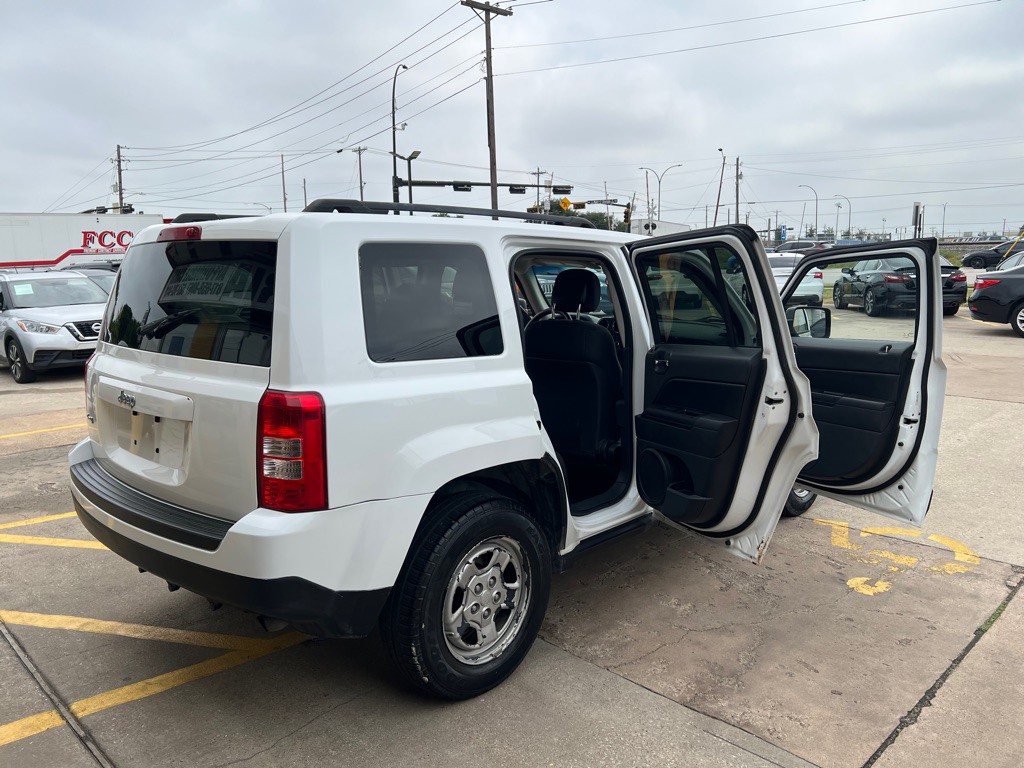 2013 Jeep Patriot Image 11