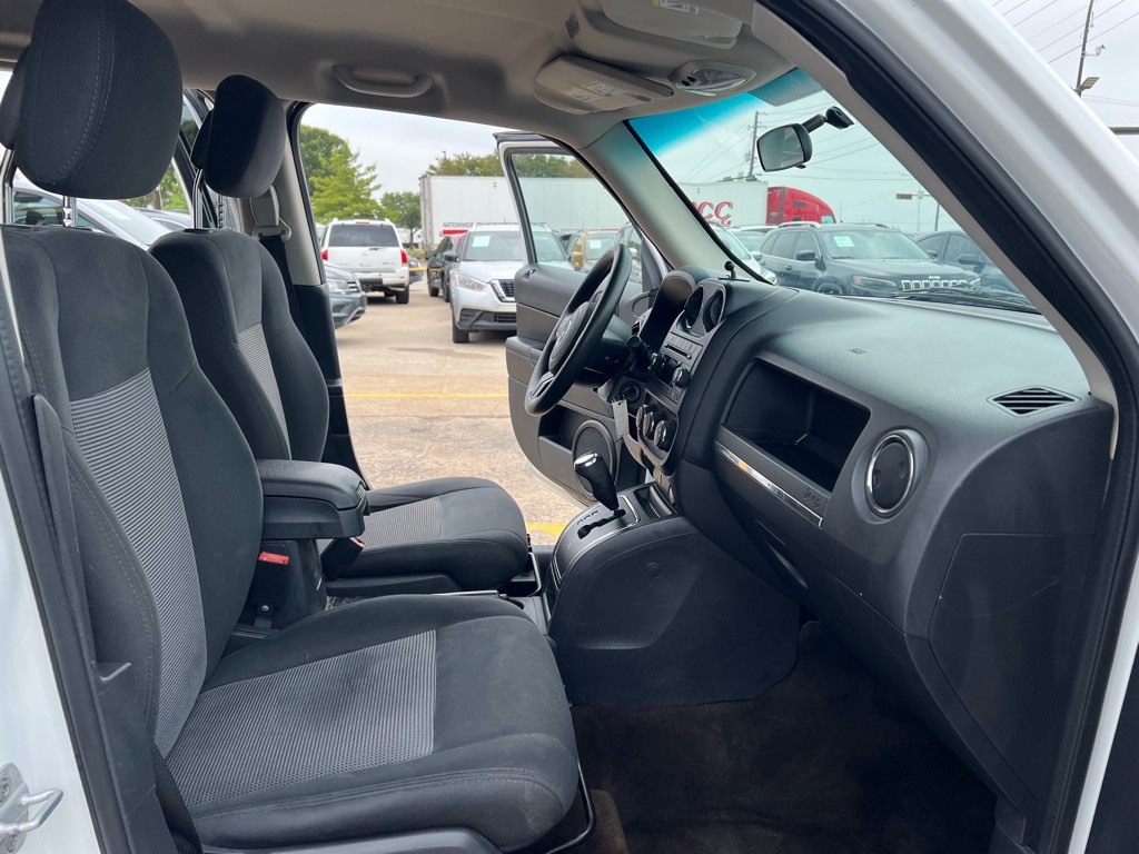 2013 Jeep Patriot Image 12