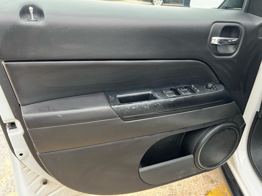 2013 Jeep Patriot Image 16