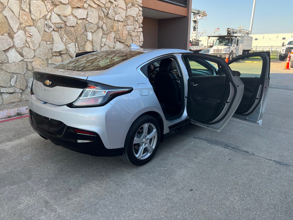 2017 Chevrolet Volt Image 10