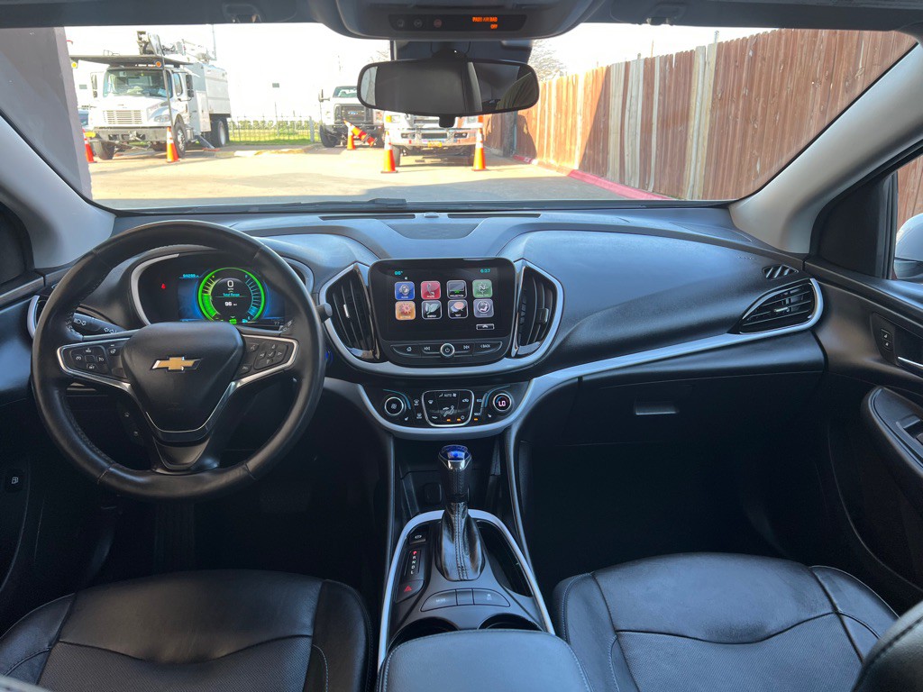 2017 Chevrolet Volt Image 17
