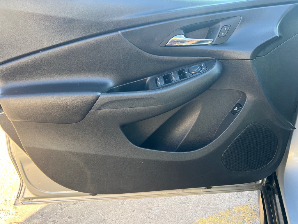 2017 Chevrolet Volt Image 19