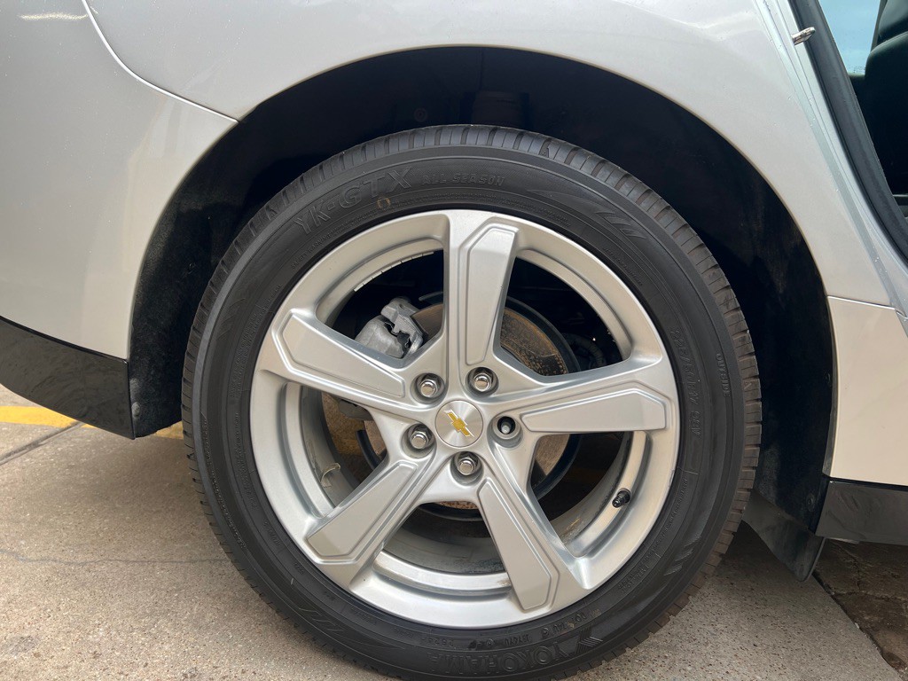 2017 Chevrolet Volt Image 38