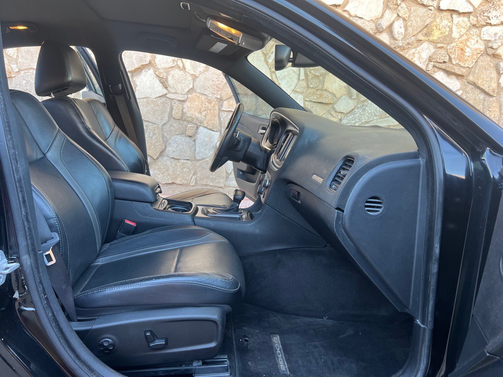 2016 Dodge Charger Image 12