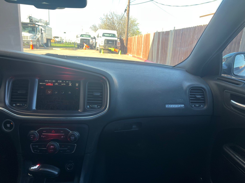 2016 Dodge Charger Image 16