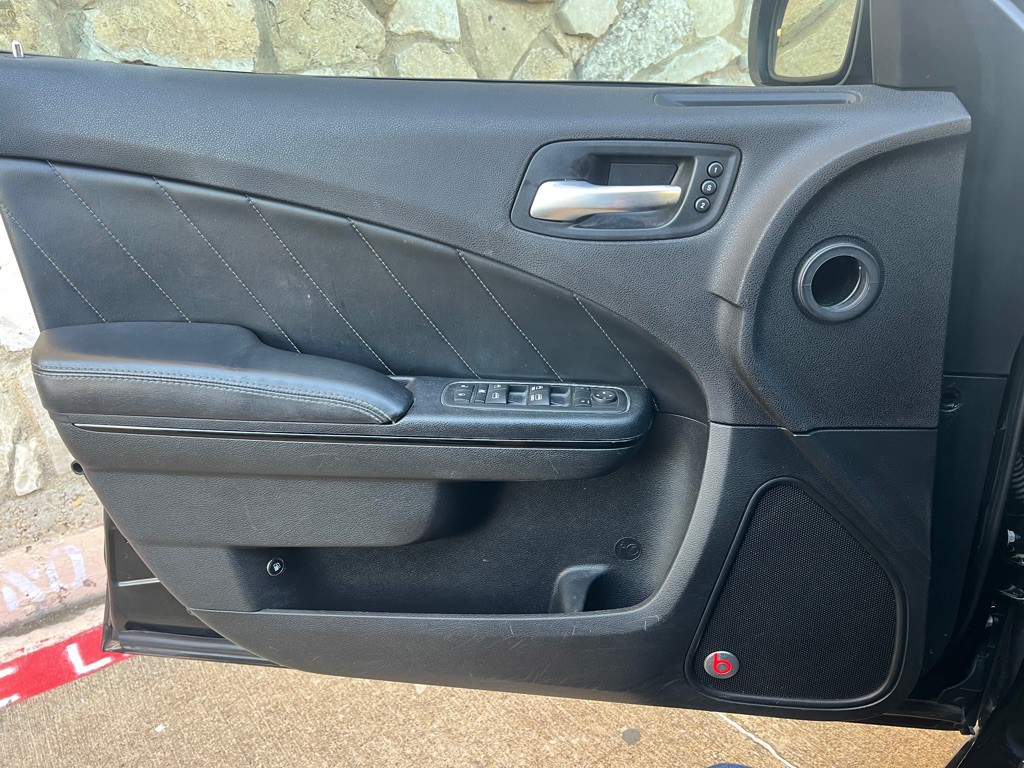 2016 Dodge Charger Image 19