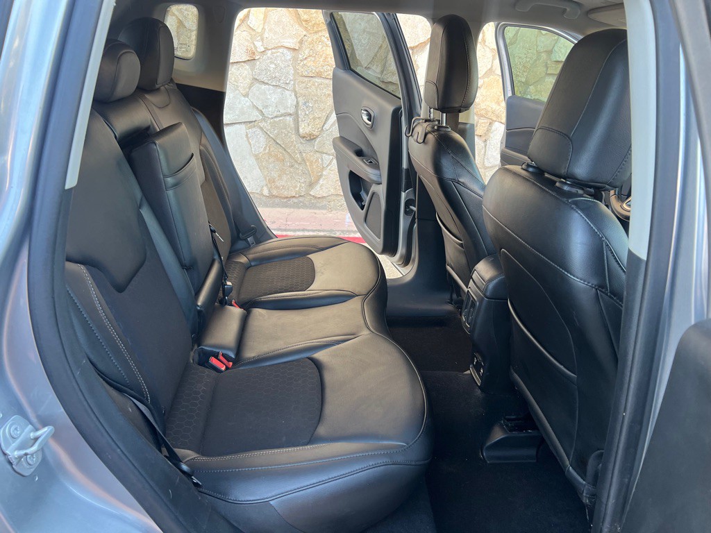 2019 Jeep Compass Image 15