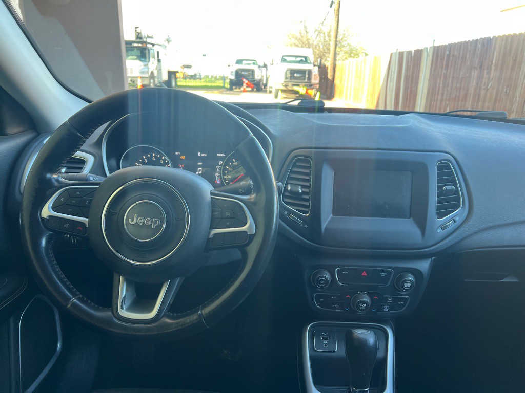 2019 Jeep Compass Image 16