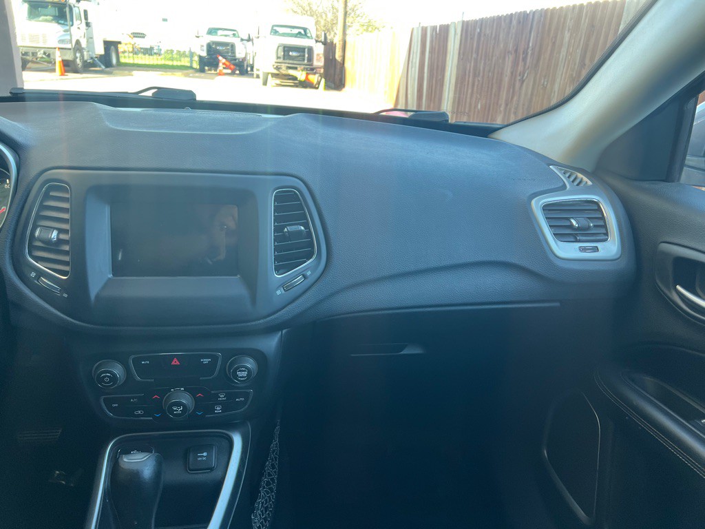 2019 Jeep Compass Image 17