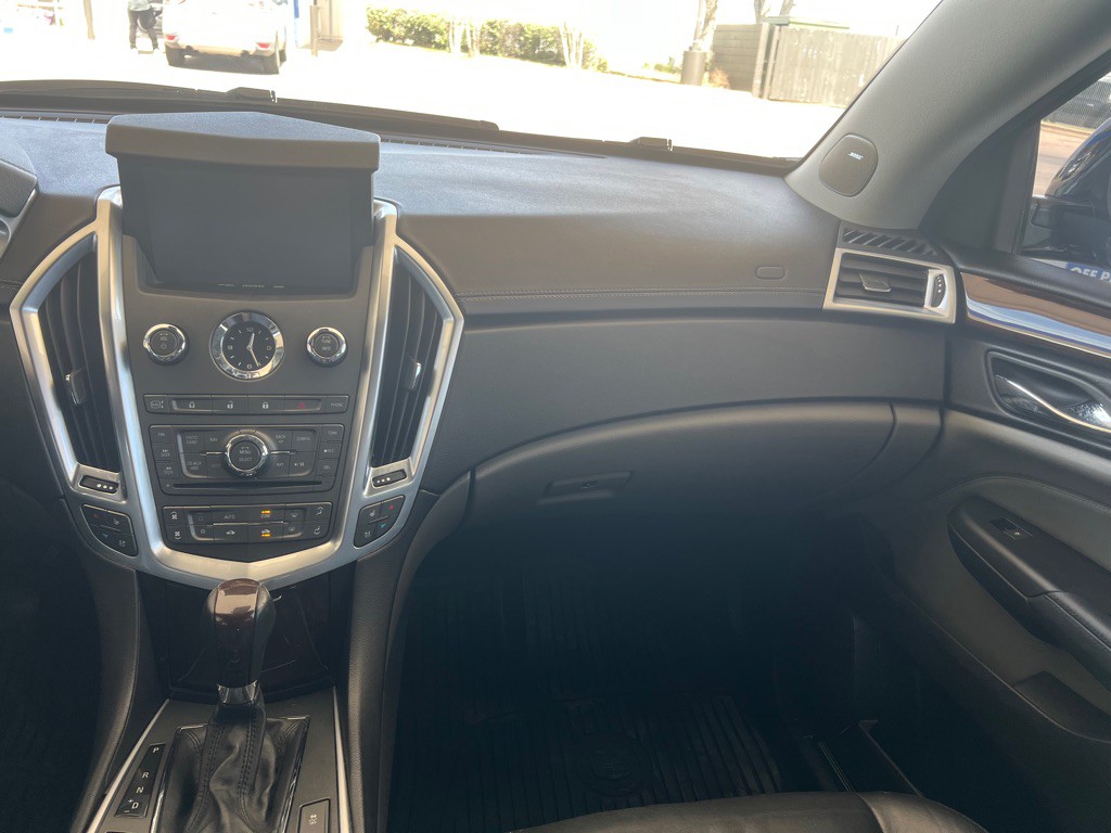 2011 Cadillac SRX Image 17