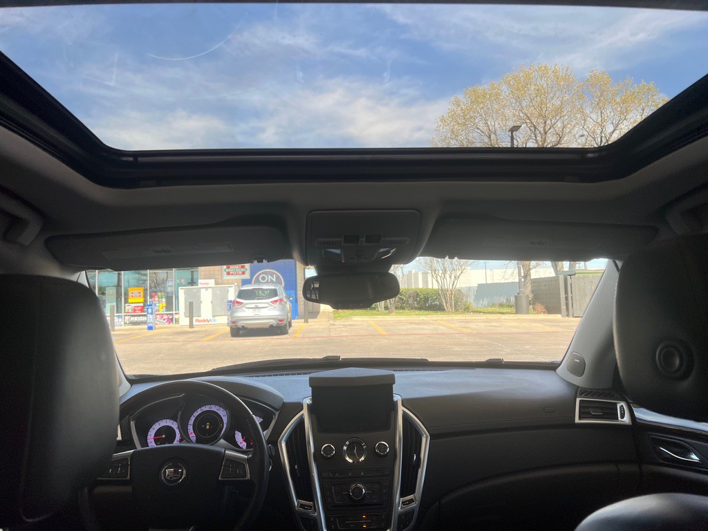 2011 Cadillac SRX Image 18