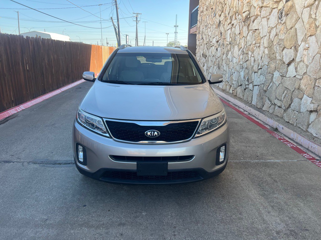 2015 Kia Sorento Image 2