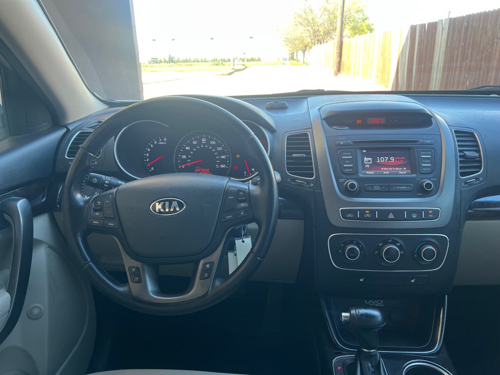 2015 Kia Sorento Image 16