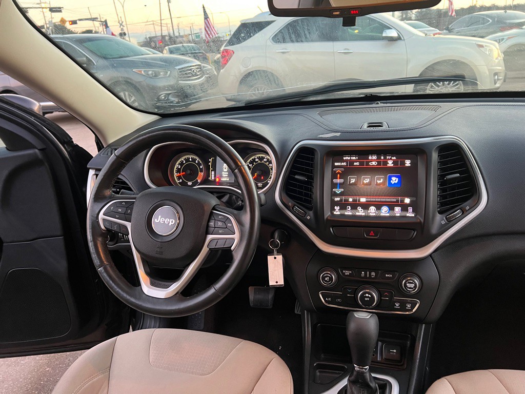 2015 Jeep Cherokee Image 21