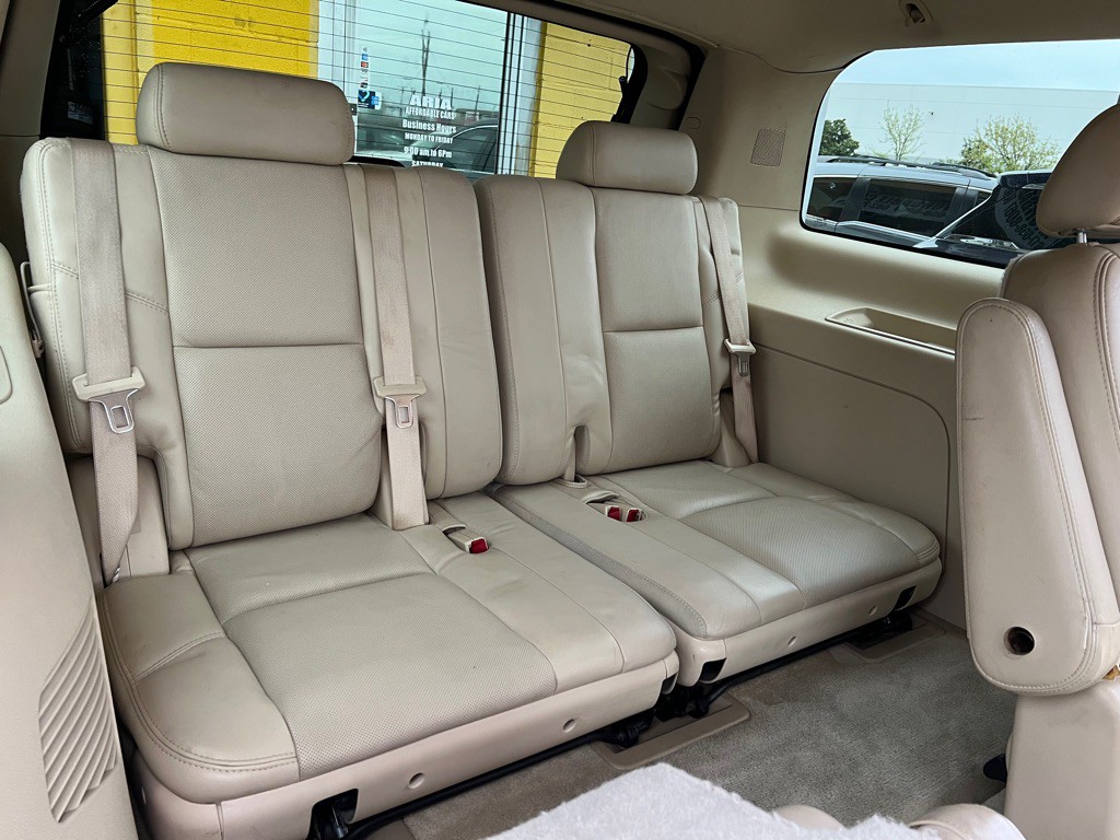 2007 Cadillac Escalade Image 16