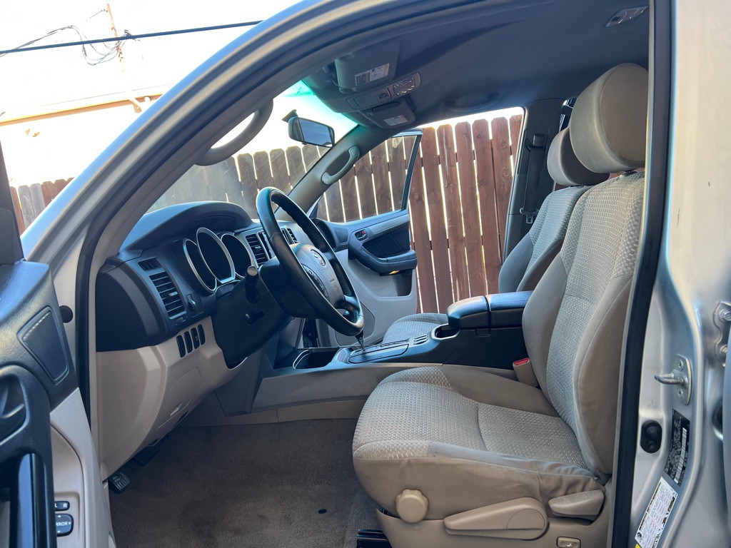 2006 Toyota 4Runner Image 12