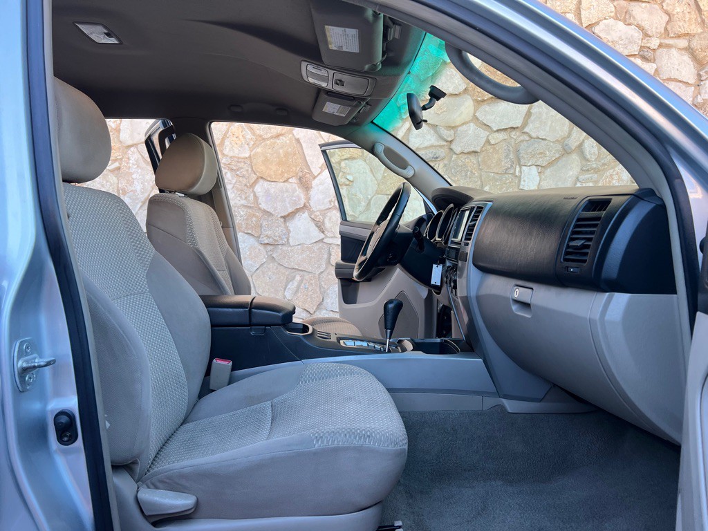 2006 Toyota 4Runner Image 13