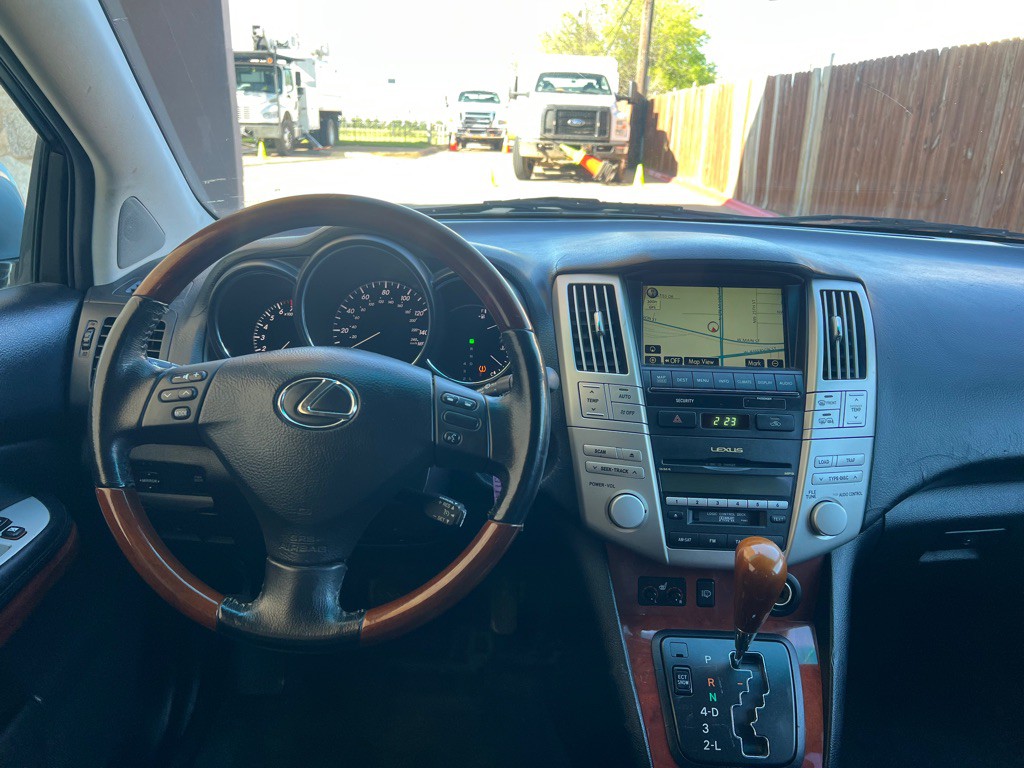 2007 Lexus RX Image 16