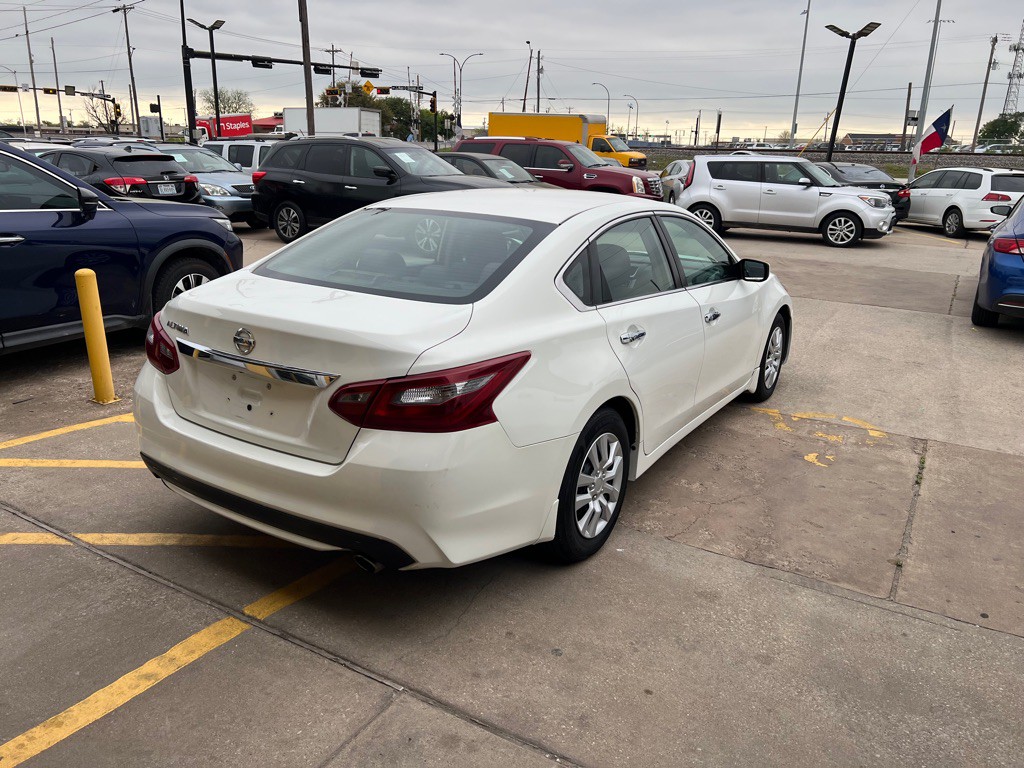 2018 Nissan Altima Image 5