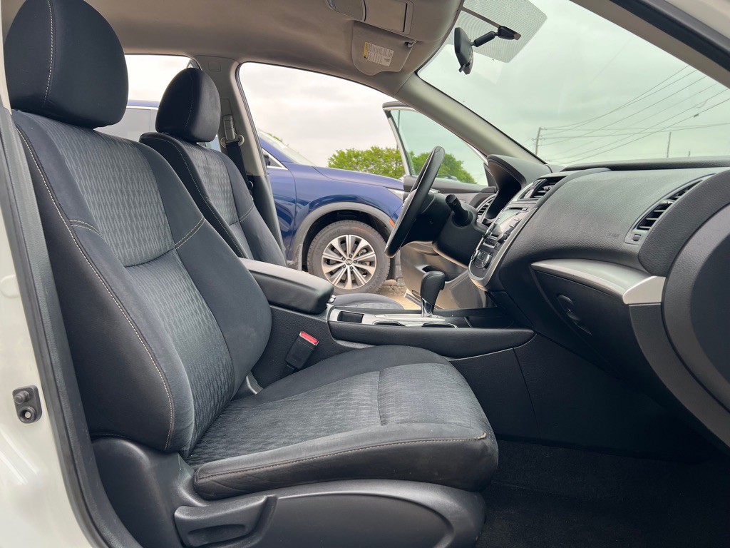 2018 Nissan Altima Image 12