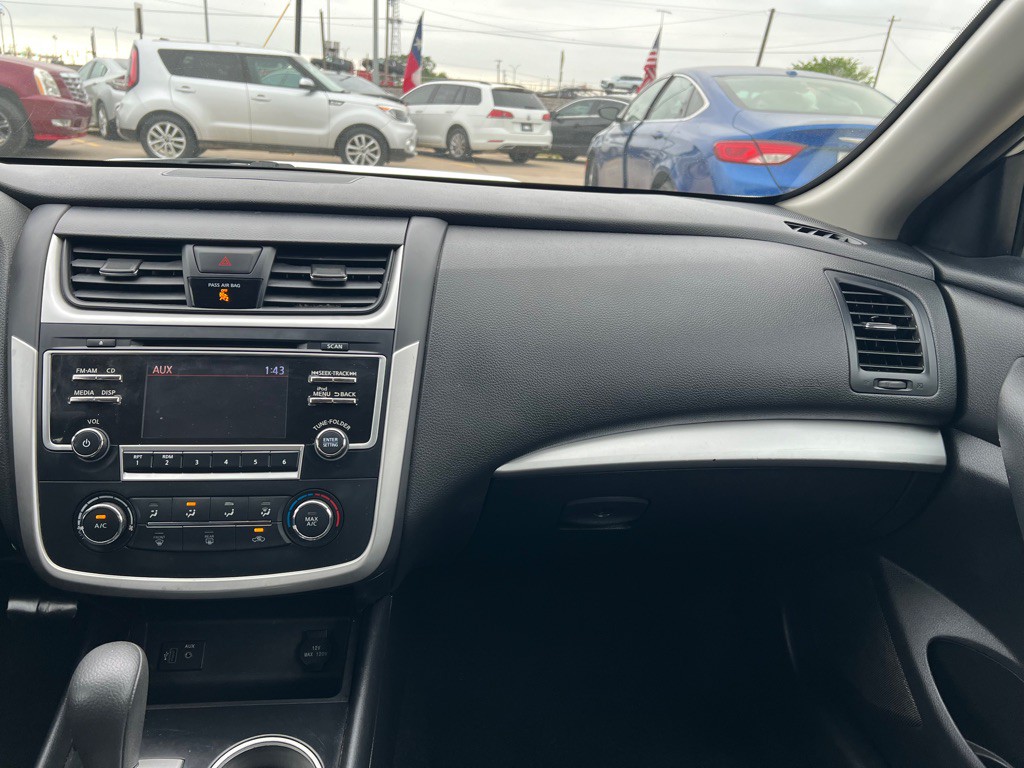 2018 Nissan Altima Image 16