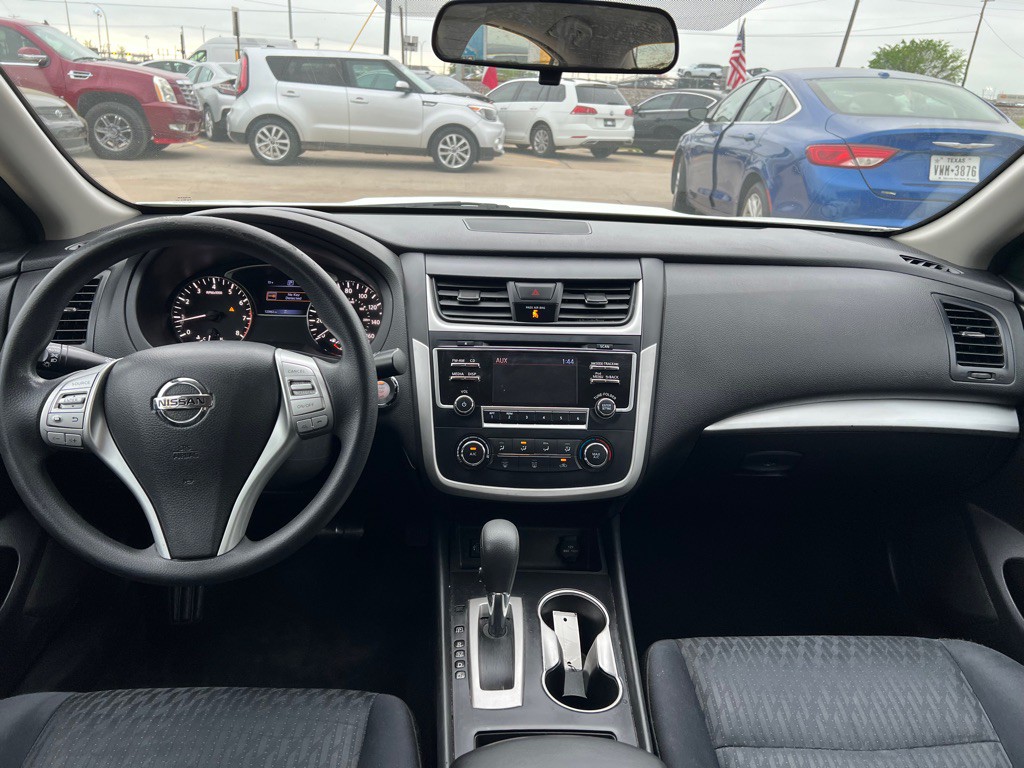 2018 Nissan Altima Image 17