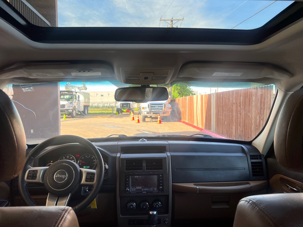 2011 Jeep Liberty Image 18
