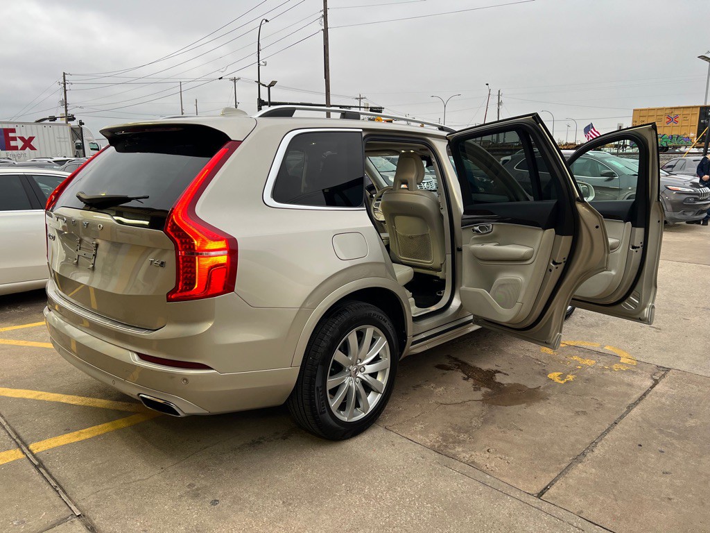 2016 Volvo XC90 Image 12