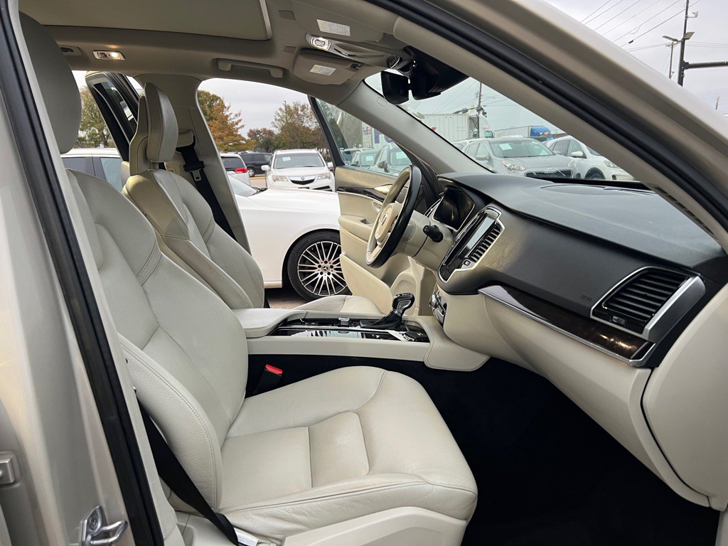 2016 Volvo XC90 Image 13