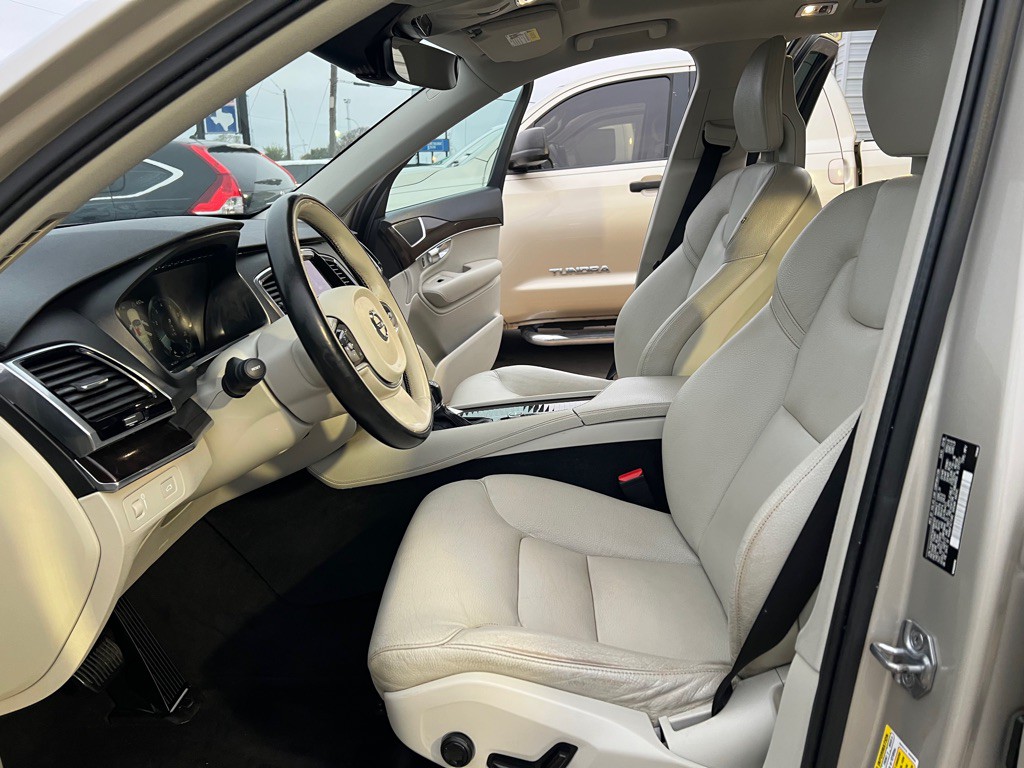 2016 Volvo XC90 Image 17