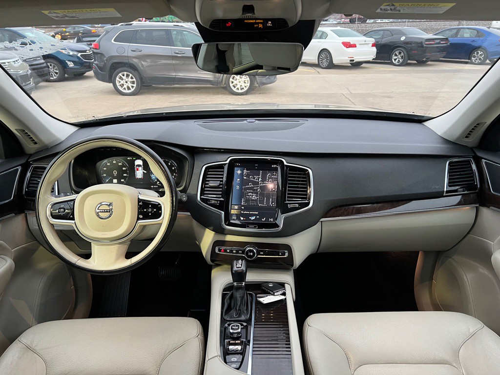2016 Volvo XC90 Image 18